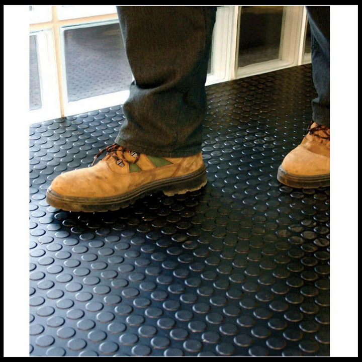 Pavimento bullonato antiscivolo in PVC antracite